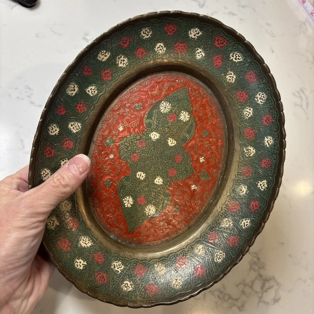 VTG Etched Brass & Enamel Colors of Red, Green & White Made In India ‎ 